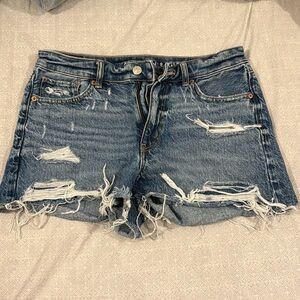American Eagle Mom Short - Size 6 - Distressed Denim - NEVER WORN